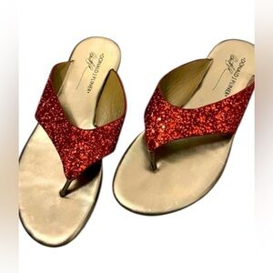 Donald J. Pliner Stefan women’s Size 8M Ruby red glitter flat thong sandals